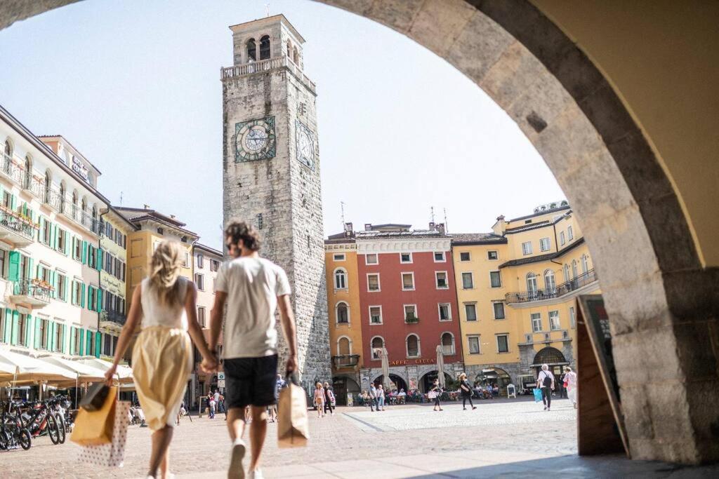 Me Ca - Appartamento Vacanze Riva del Garda Exterior foto