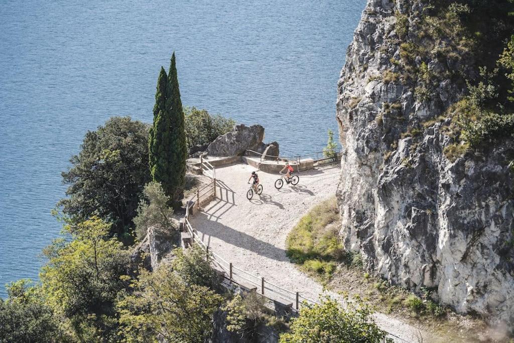 Me Ca - Appartamento Vacanze Riva del Garda Exterior foto